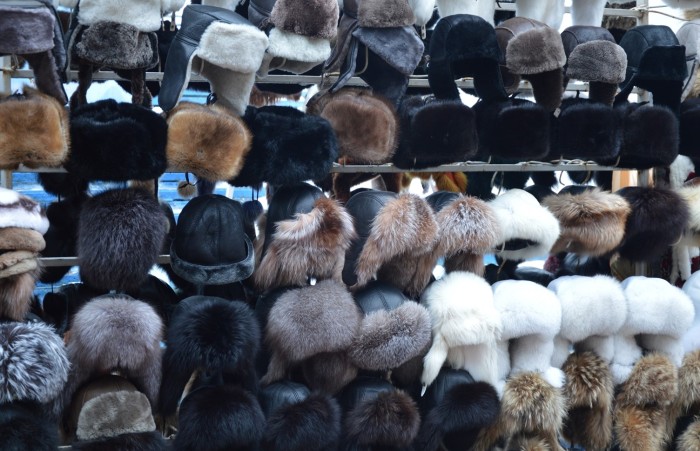 Izmaylovsky Vernisazh 17 fur hats